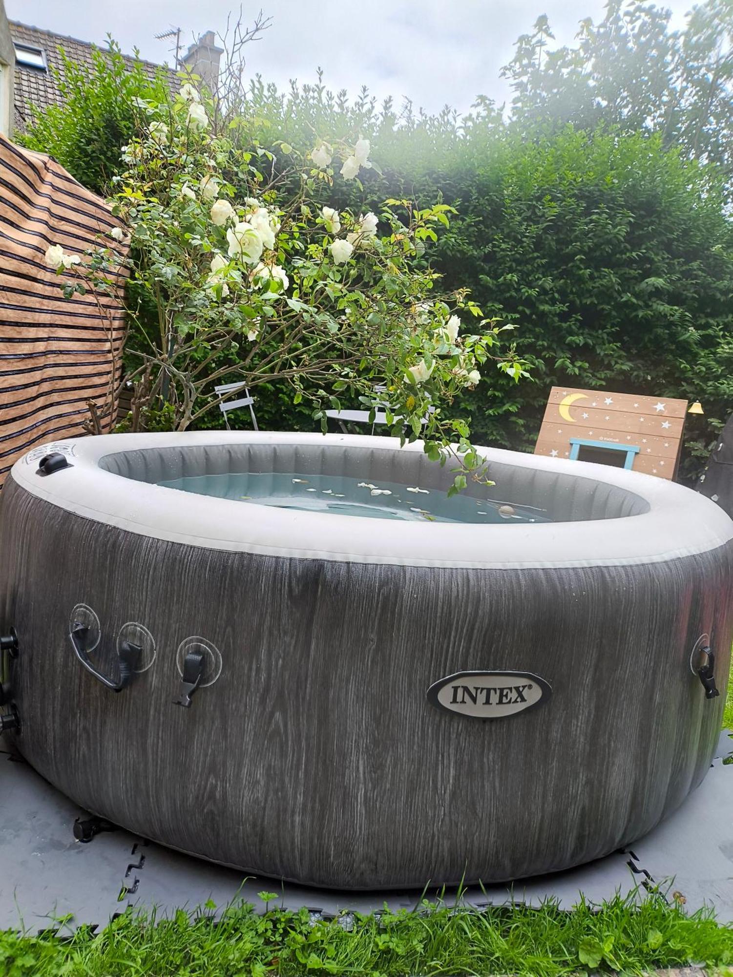 Spa , Jardin 250M2 Et Appartement Cosy De 60 M2 Au Centre Boulogne-sur-Mer Kültér fotó